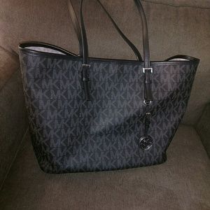 Micheal kors purse